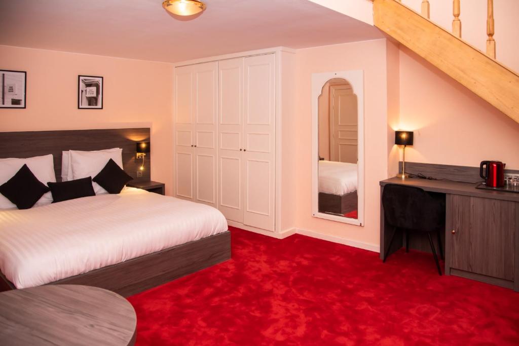 Book A Quintuple Family Room | La Bourse Hotel Brussels